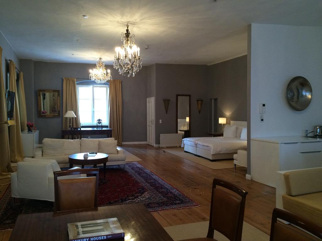 Goldenes Kreuz Hotel *