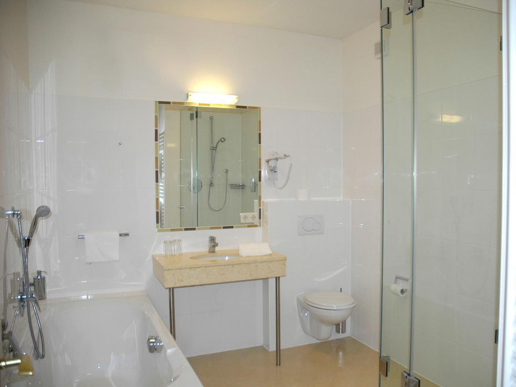 Hotel Goldenes Kreuz *